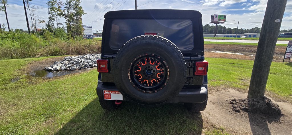 Jeep Wrangler photo 7