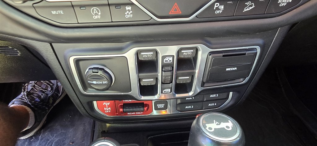 Jeep Wrangler photo 17